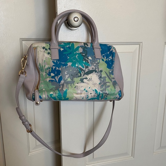 VERA BRADLEY!! - Picture 7 of 7